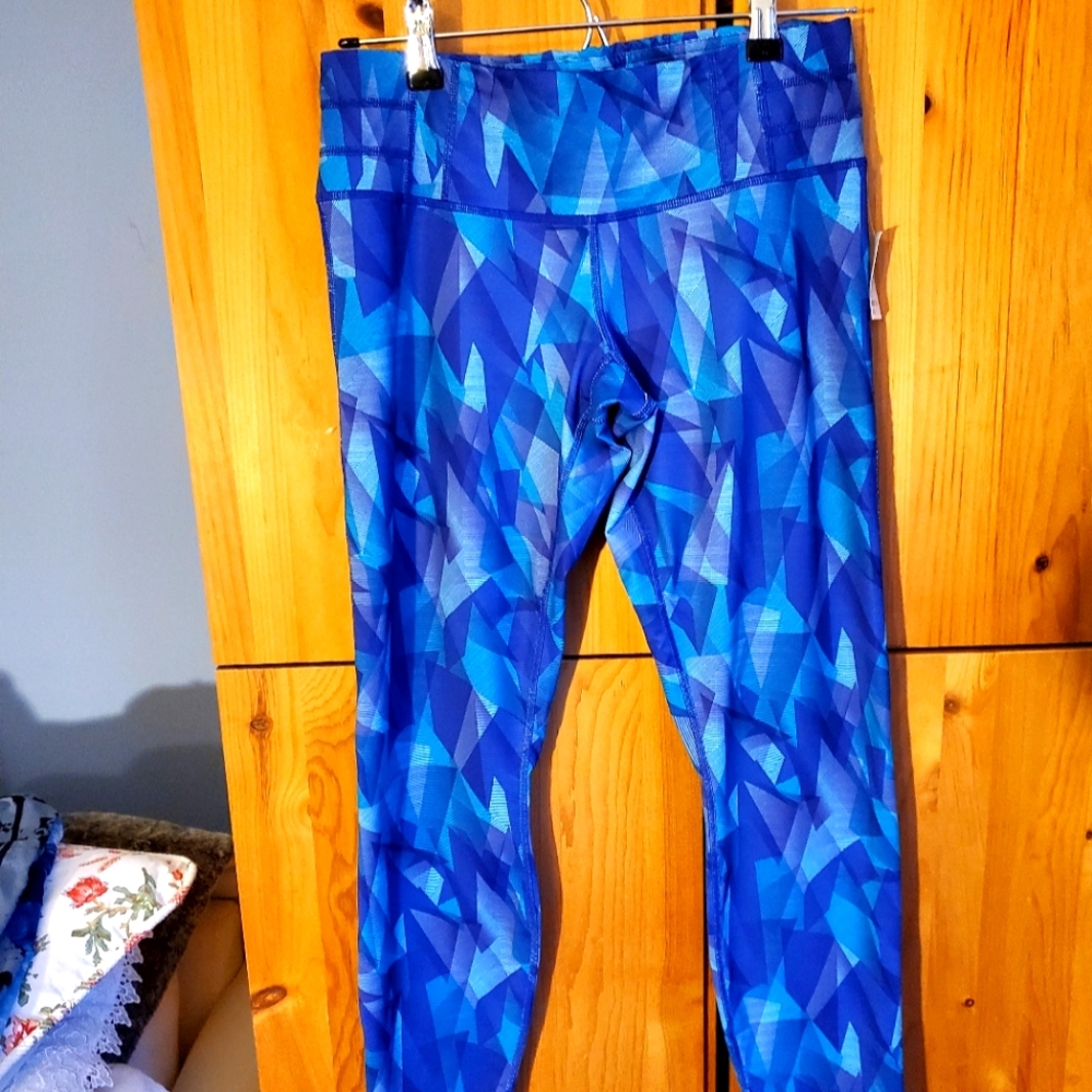 MEC NWT Women's Viola Laser Print Sanctuary Leggings size Medium